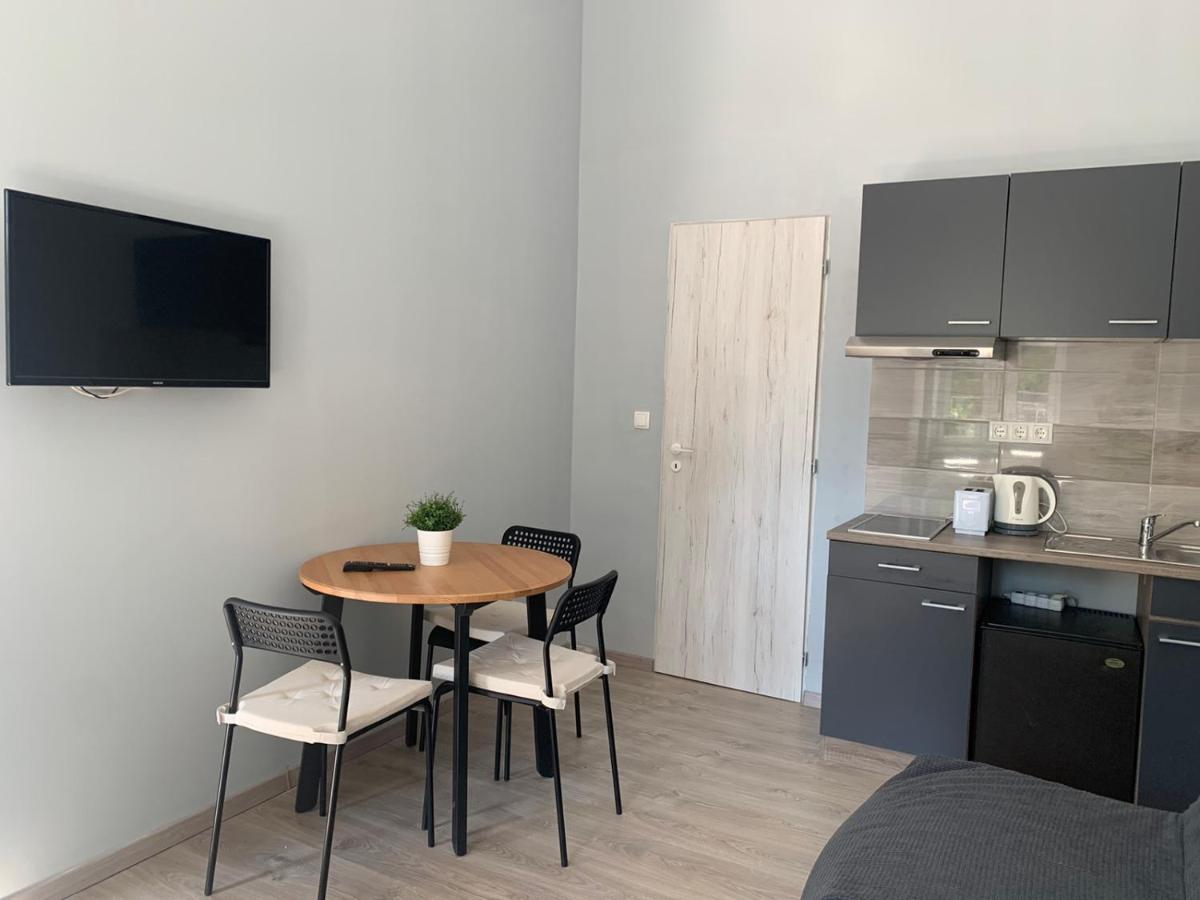 Kinizsi Udvar Apartmanhaz Balatonboglár Extérieur photo