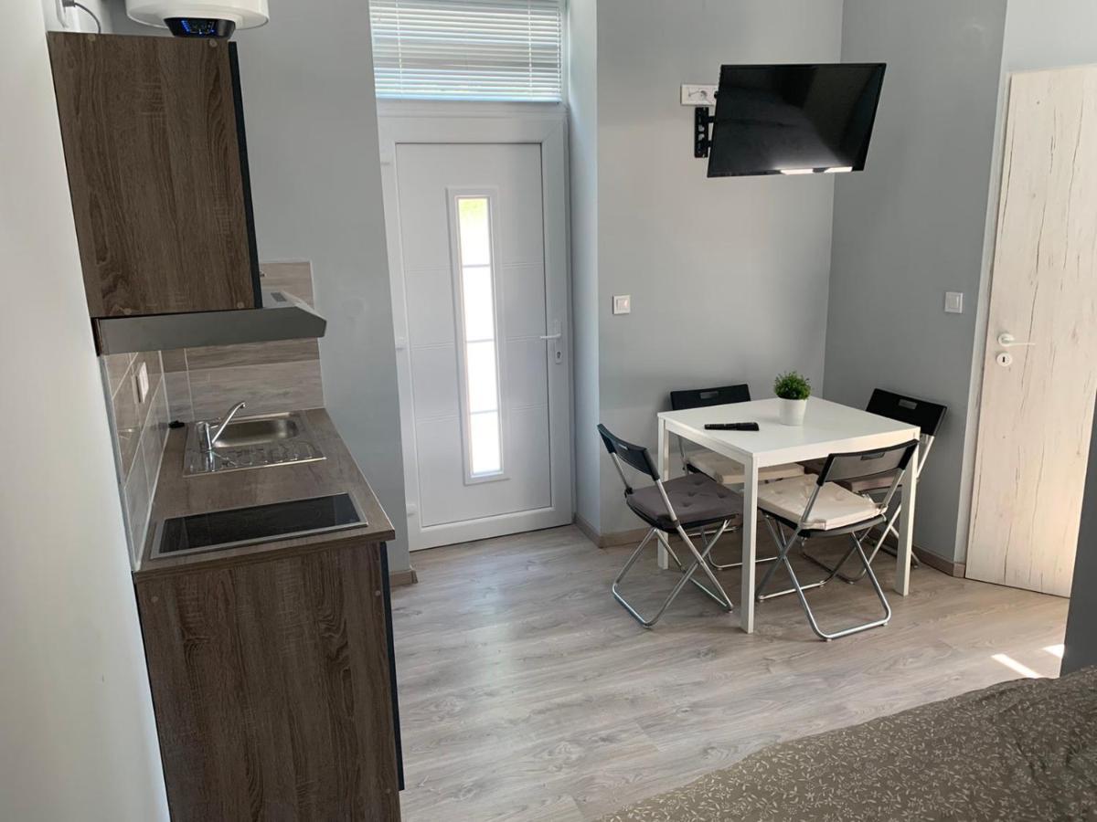 Kinizsi Udvar Apartmanhaz Balatonboglár Extérieur photo