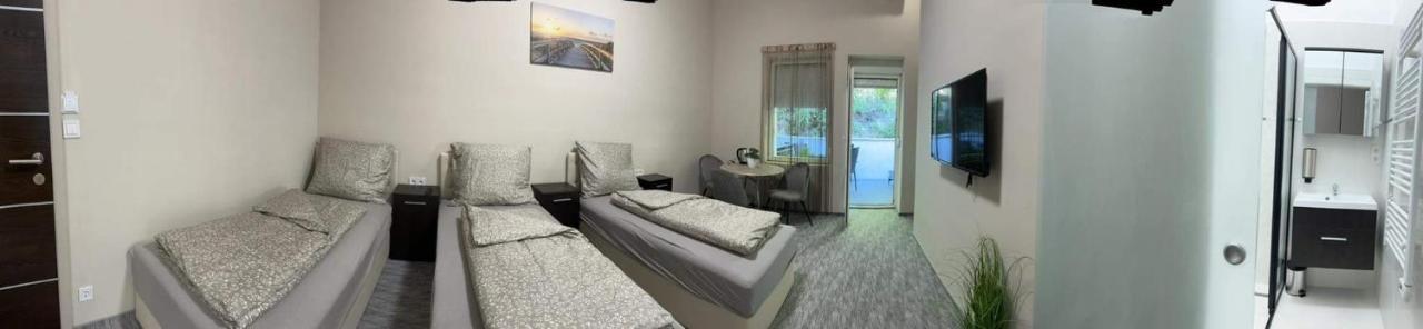 Kinizsi Udvar Apartmanhaz Balatonboglár Extérieur photo