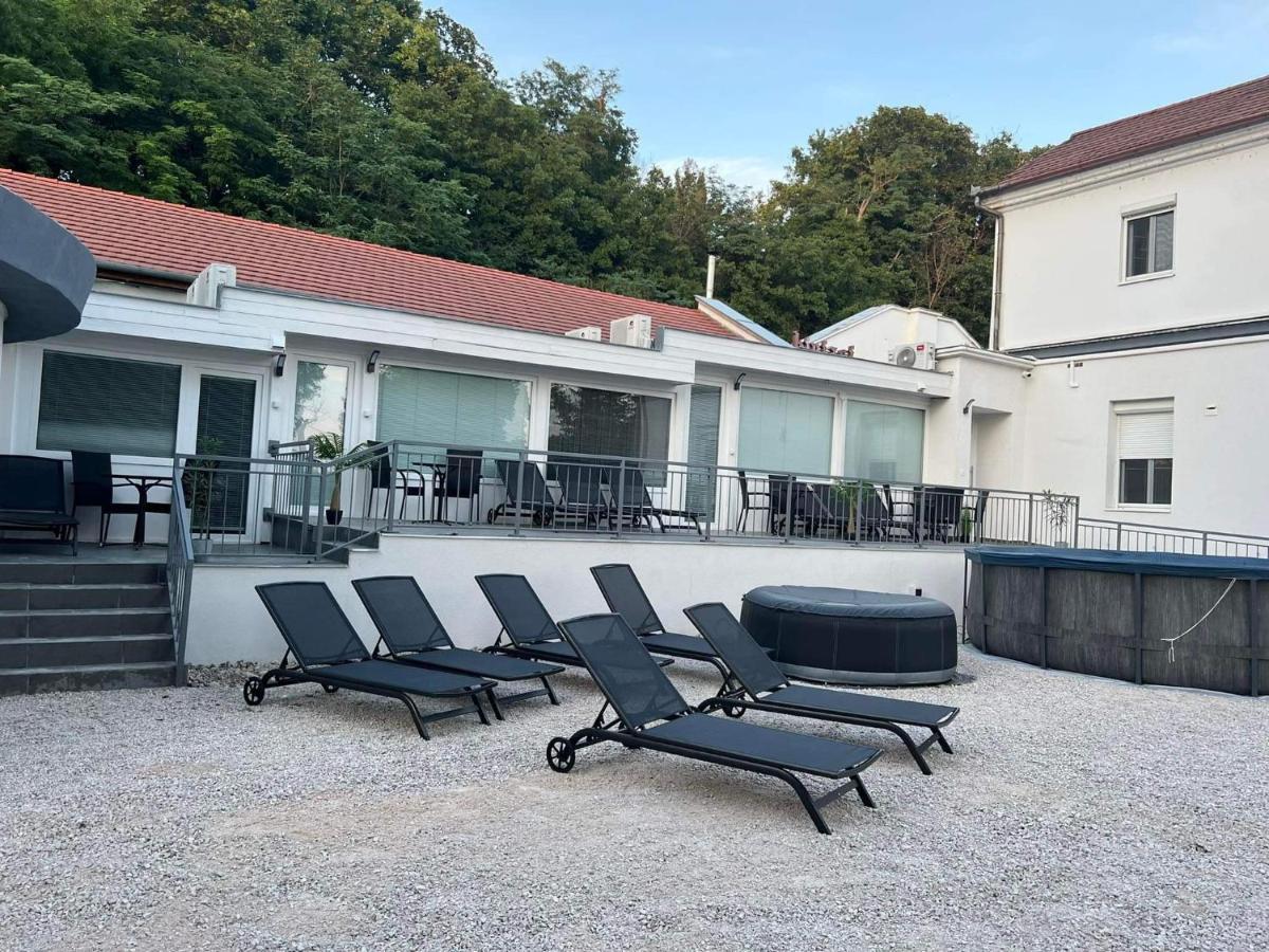 Kinizsi Udvar Apartmanhaz Balatonboglár Extérieur photo