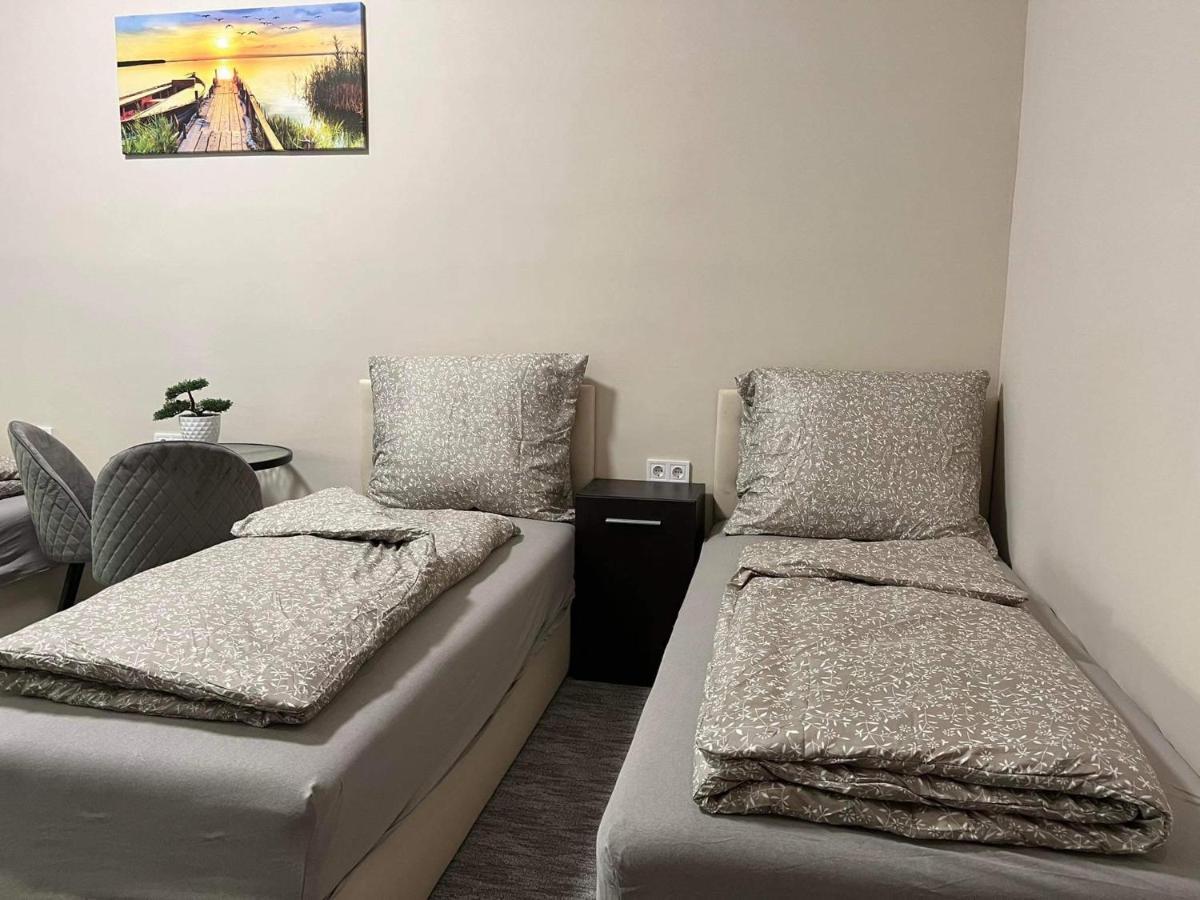 Kinizsi Udvar Apartmanhaz Balatonboglár Extérieur photo