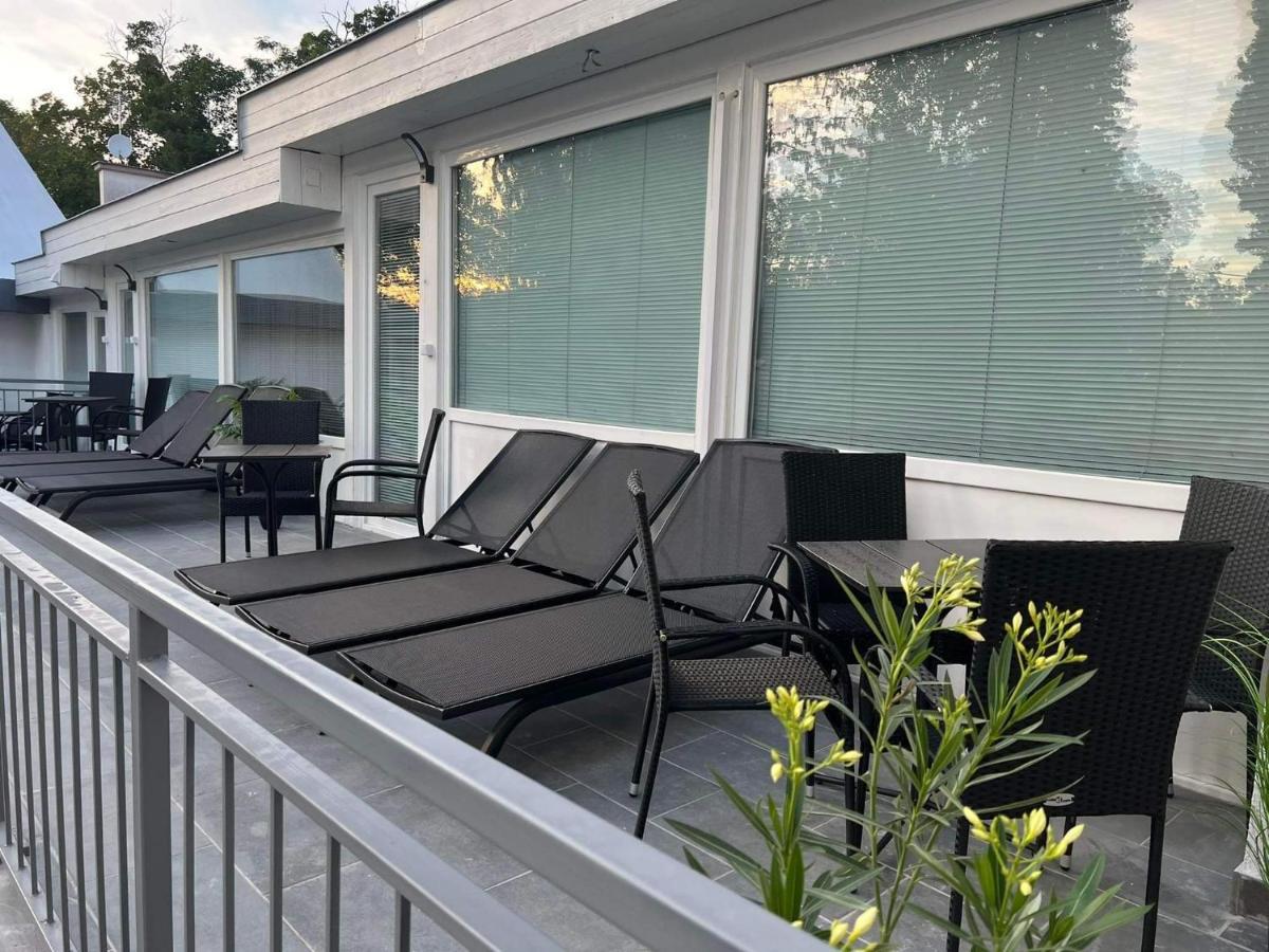 Kinizsi Udvar Apartmanhaz Balatonboglár Extérieur photo