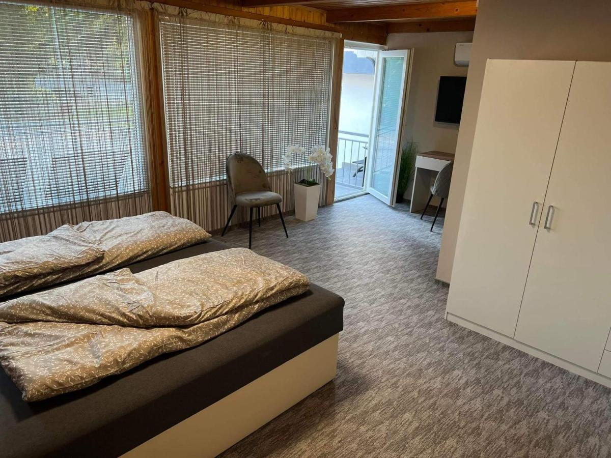 Kinizsi Udvar Apartmanhaz Balatonboglár Extérieur photo
