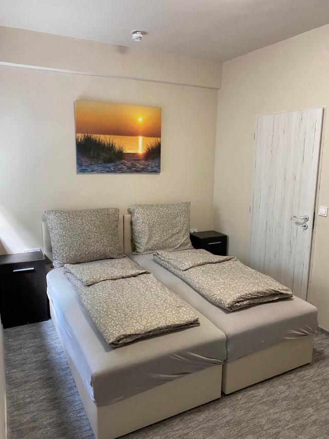 Kinizsi Udvar Apartmanhaz Balatonboglár Extérieur photo