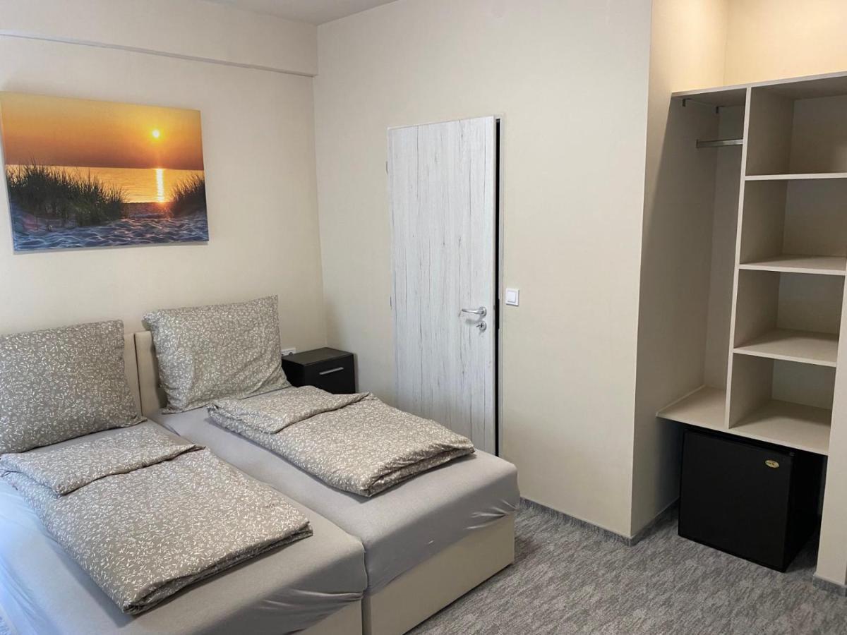 Kinizsi Udvar Apartmanhaz Balatonboglár Extérieur photo