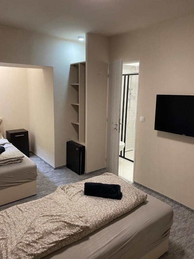 Kinizsi Udvar Apartmanhaz Balatonboglár Extérieur photo