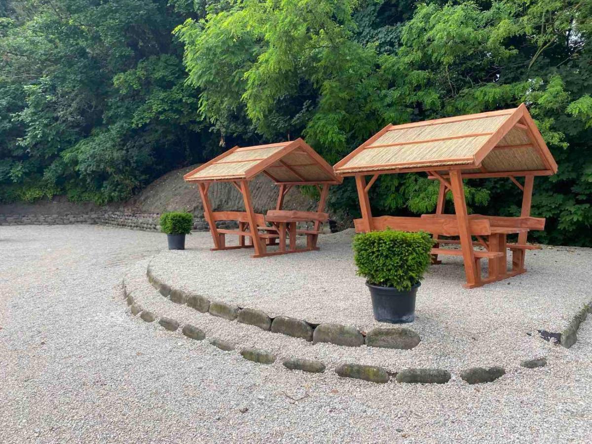 Kinizsi Udvar Apartmanhaz Balatonboglár Extérieur photo