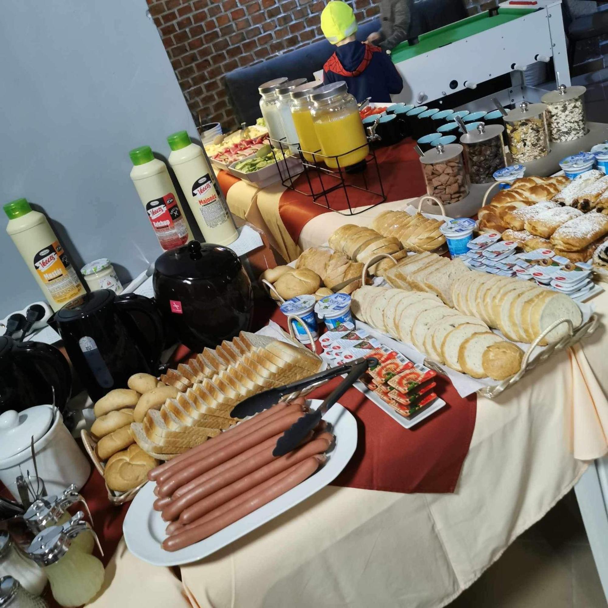 Kinizsi Udvar Apartmanhaz Balatonboglár Extérieur photo