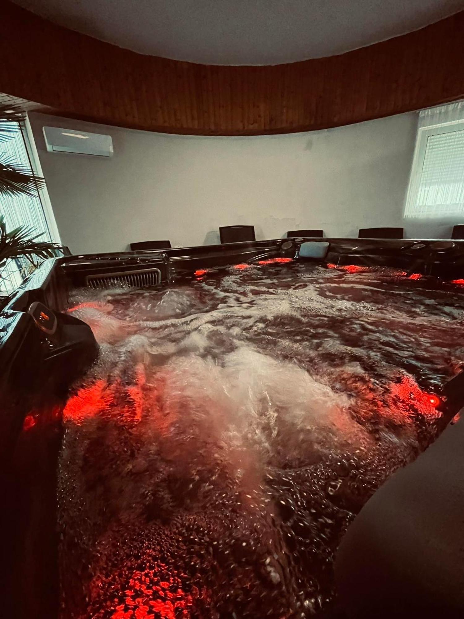 Kinizsi Udvar Apartmanhaz Balatonboglár Extérieur photo